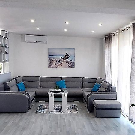 Luna Apartments Baška Voda Εξωτερικό φωτογραφία
