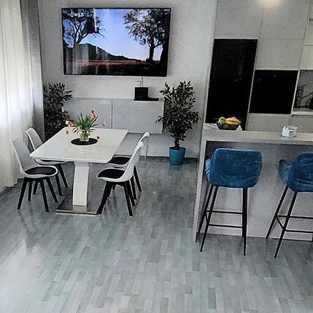 Luna Apartments Baška Voda Εξωτερικό φωτογραφία